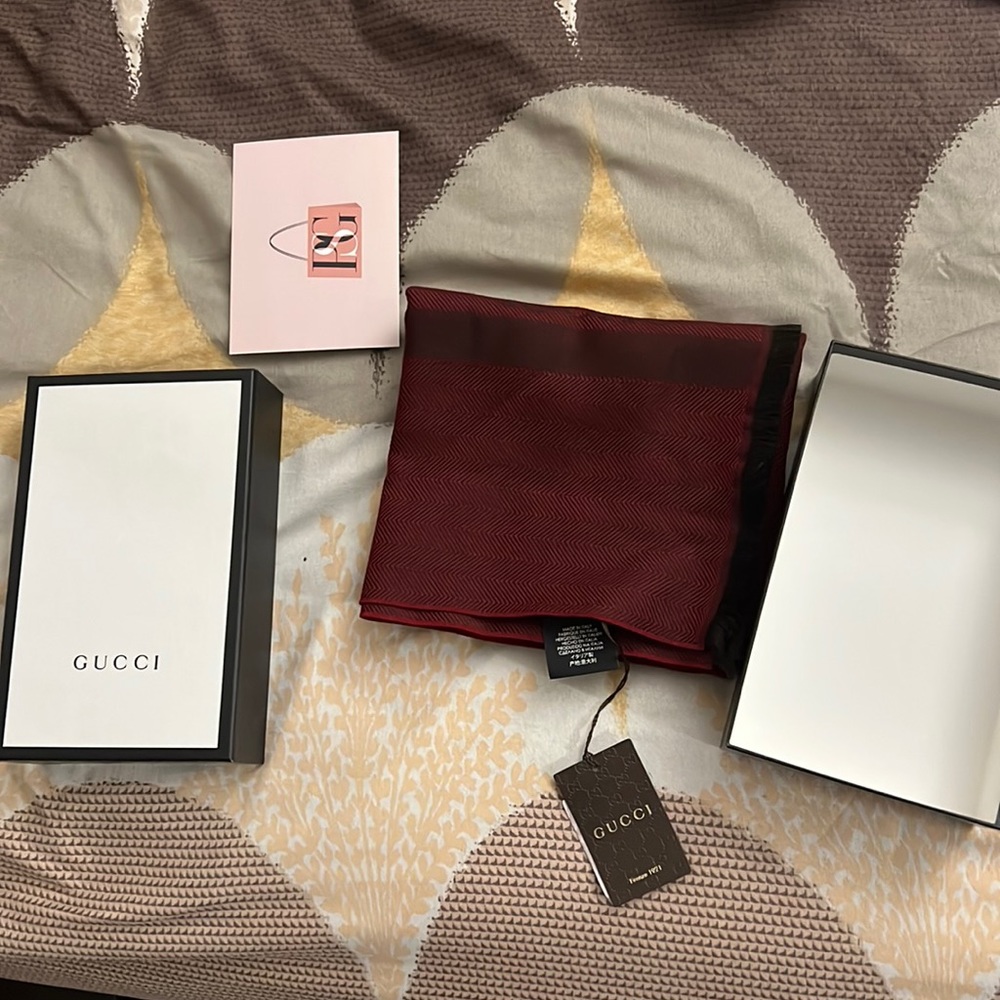 Brand New Gucci Unisex Scarf